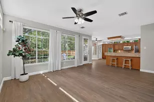 14 Treescape Cir, The Woodlands, TX 77381 - Photo 11