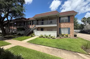 2250 Bering Dr, Houston, TX 77057 - Photo 1