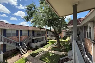 2250 Bering Dr, Houston, TX 77057 - Photo 3