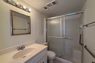 2250 Bering Dr, Houston, TX 77057 - Photo 21