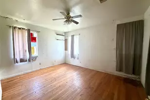 208 Richmond St, Angleton, TX 77515 - Photo 7