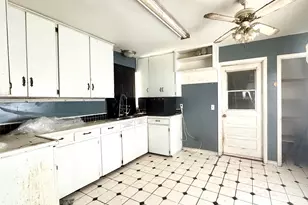 208 Richmond St, Angleton, TX 77515 - Photo 3