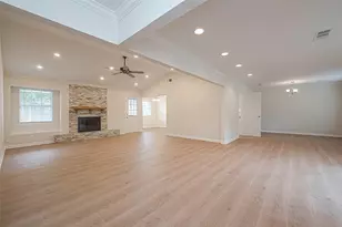 10306 Bob White Dr, Houston, TX 77096 - Photo 3