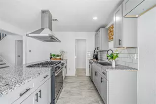 713 Sugar Hill Dr, La Porte, TX 77571 - Photo 11