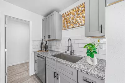 713 Sugar Hill Dr Park, La Porte, TX 77571 - Photo 11