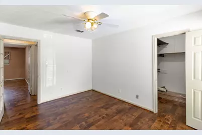 9106 Sharpview Drive, Houston, TX 77036 - Photo 13