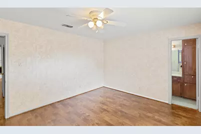9106 Sharpview Drive, Houston, TX 77036 - Photo 15