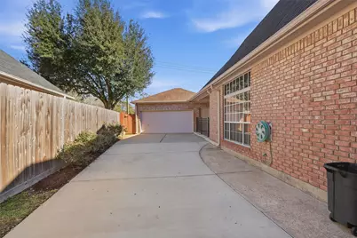 1918 Winter Knoll Way, Houston, TX 77062 - Photo 43