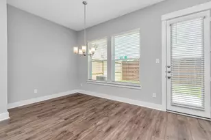 2733 Ruhman Flds Dr, Houston, TX 77008 - Photo 13