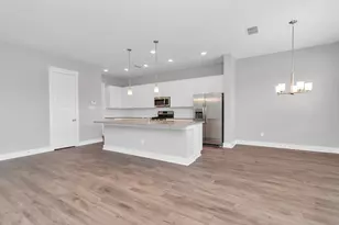 2733 Ruhman Flds Dr, Houston, TX 77008 - Photo 5