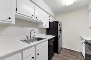 1100 Augusta Dr, Houston, TX 77057 - Photo 7