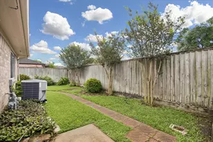 12827 Sandri Ln, Houston, TX 77077 - Photo 23