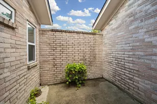 12827 Sandri Ln, Houston, TX 77077 - Photo 9