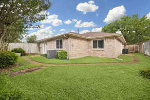 12827 Sandri Ln, Houston, TX 77077 - Photo 21