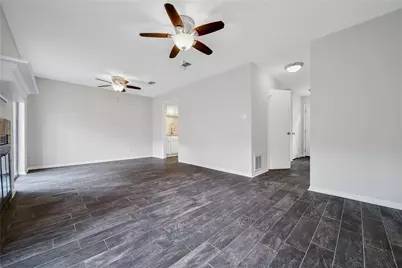 10 E Willowwood Court, The Woodlands, TX 77381 - Photo 9