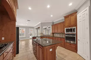 51 English Oak Ct, Lake Jackson, TX 77566 - Photo 17