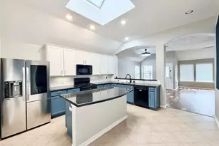 13822 Parkers Cove Ct, Houston, TX 77044 - Photo 5