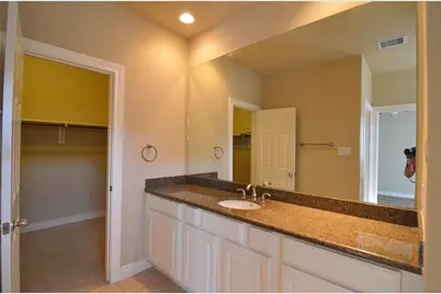 9006 Harbor Hills Drive E, Houston, TX 77054 - Photo 13