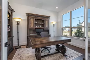 2010 Southern Landings Dr, Manvel, TX 77583 - Photo 9