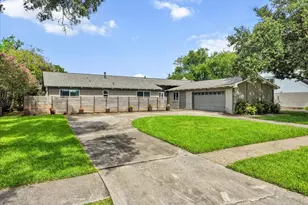15319 Diana Ln, Houston, TX 77062 - Photo 5