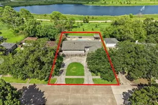 15319 Diana Ln, Houston, TX 77062 - Photo 3