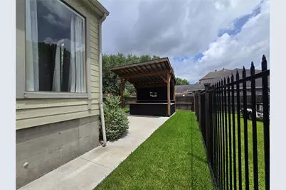 2402 Intrepid Way, League City, TX 77573 - Photo 11