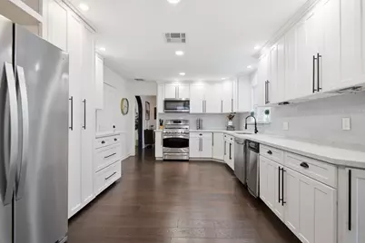 4125 Lymbar Drive, Houston, TX 77025 - Photo 9