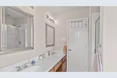 12707 Sandbur Valley Way, Houston, TX 77045 - Photo 19