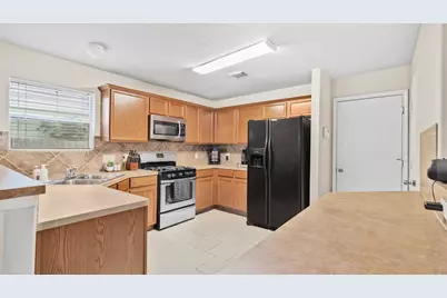 12707 Sandbur Valley Way, Houston, TX 77045 - Photo 7