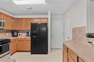 12707 Sandbur Valley Way, Houston, TX 77045 - Photo 13