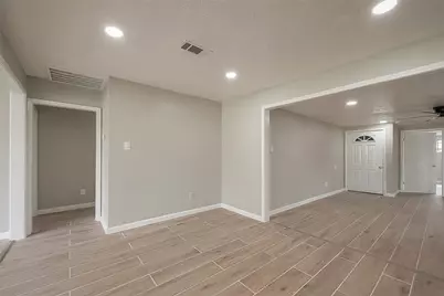 5874 Reed Road, Houston, TX 77033 - Photo 11
