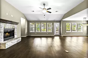 411 Resort Dr, Livingston, TX 77351 - Photo 9