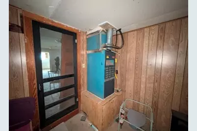 201 S Park Avenue, Iowa Park, TX 76367 - Photo 9