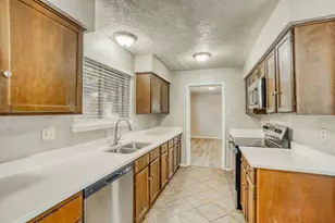 8403 Quail Burg Ln, Houston, TX 77489 - Photo 9