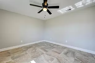 8915 Klondike St, Houston, TX 77075 - Photo 11