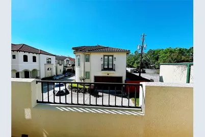 939 Queen Annes Road, Houston, TX 77024 - Photo 41