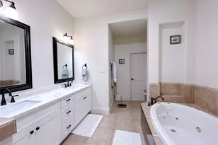 939 Queen Annes Rd, Houston, TX 77024 - Photo 37