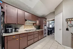 12811 Hidden Castle Dr, Houston, TX 77015 - Photo 11