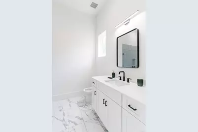 5705 Dolores Street #B, Houston, TX 77057 - Photo 7