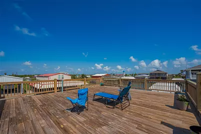 1126 Island Boulevard, Crystal Beach, TX 77650 - Photo 37
