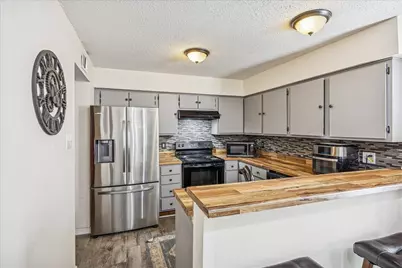 6317 Peacock Hills Drive, Houston, TX 77035 - Photo 3