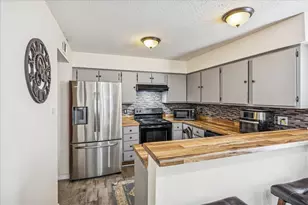 6317 Peacock Hills Dr, Houston, TX 77035 - Photo 3