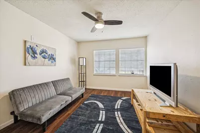 6317 Peacock Hills Drive, Houston, TX 77035 - Photo 9