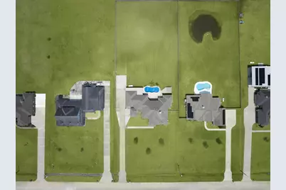 7911 Stratford Hall Drive, Rosharon, TX 77583 - Photo 5