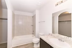 8715 Lar-Ree Oaks Circle, Houston, TX 77028 - Photo 5