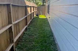 13543 Ambrose St, Houston, TX 77045 - Photo 3