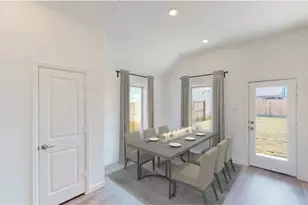 2813 Ravine Bluffs Ct, League City, TX 77573 - Photo 5