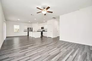 7810 Carrotwood Ct, Houston, TX 77049 - Photo 17
