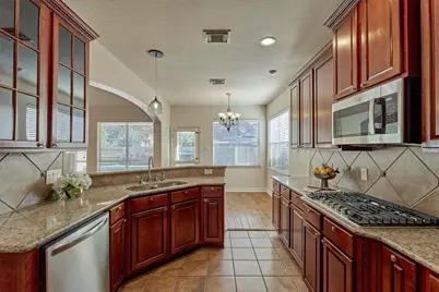 66 W Frontera Circle, The Woodlands, TX 77382 - Photo 17