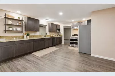 185 Hunters Lane, Sweeny, TX 77480 - Photo 3